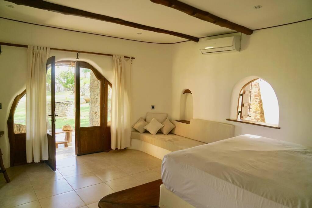 Beach-Front Sumbawa Surf House Lemonga المظهر الخارجي الصورة