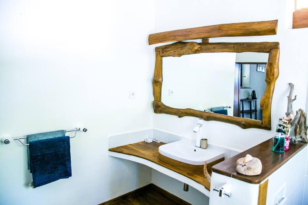Beach-Front Sumbawa Surf House Lemonga المظهر الخارجي الصورة