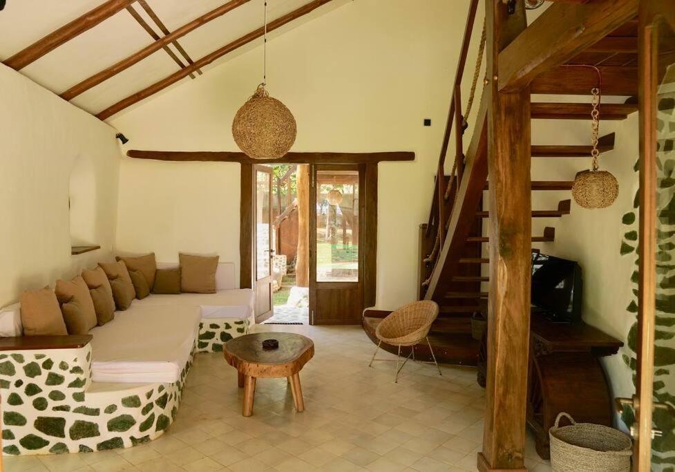 Beach-Front Sumbawa Surf House Lemonga المظهر الخارجي الصورة