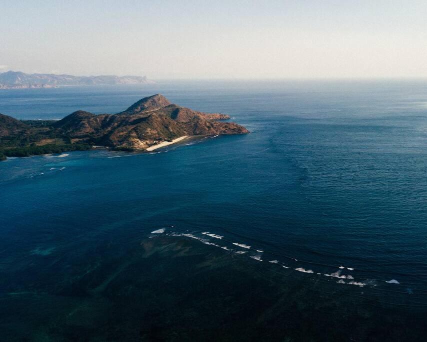 Beach-Front Sumbawa Surf House Lemonga المظهر الخارجي الصورة