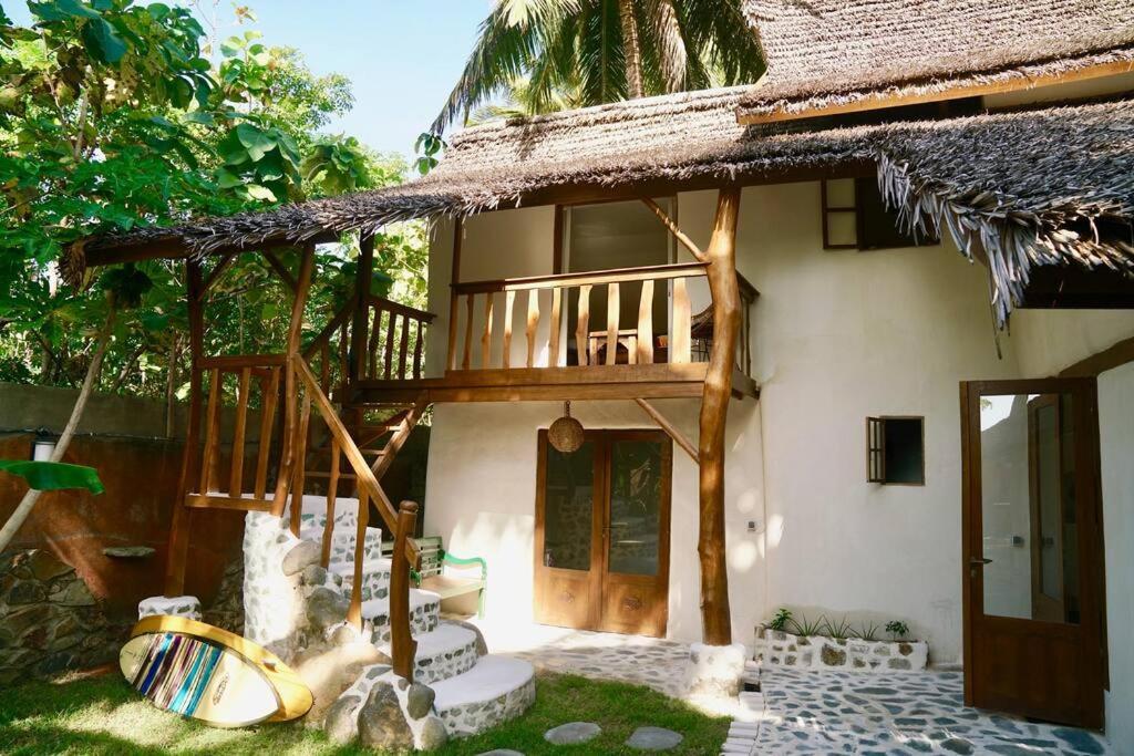 Beach-Front Sumbawa Surf House Lemonga المظهر الخارجي الصورة